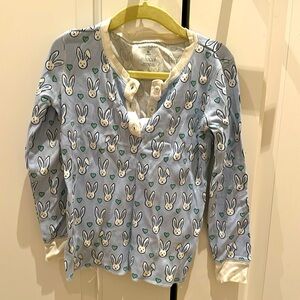 Roller rabbit kids pajama set with bunny and heart design